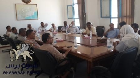 الاتفاق على إدخال باخرة المازوت ألكسندرا إلى ميناء المكلا خلال اليومين القادمين‎