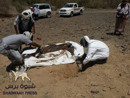 إستخراج جثة شخص مجهول في صدر باراس بشبوه (صور)