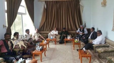 الشيخ صالح بن فريد العولقي يرأس اجتماعا لقيادات سياسة جنوبية في مدينة عدن