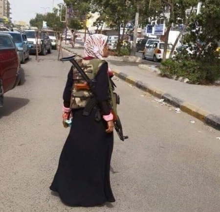الشرق الأوسط: المرأة الجنوبية ‘‘التركيبة السحرية‘‘ للصمود في وجه العدوان الحوثي