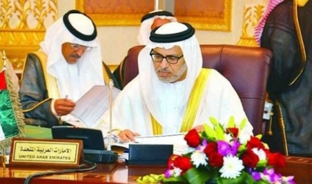 قرقاش يؤكد أنَّ زيارة الوفد الحوثي إلى طهران مؤشر آخر للهزيمة