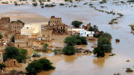 إعصار ‘‘شابالا‘‘ يدفع الآلاف بحضرموت للنزوح