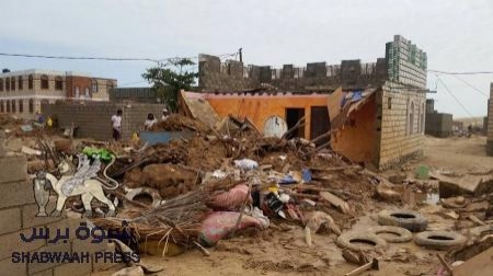 المجلس المحلي لمديرية رضوم محافظة شبوة يمنع وصول المواد الإغاثية الي المنكوبين بالمديرية .