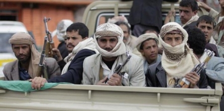 الحوثيون يستكملون تطويق مدينة تعز اليمنية