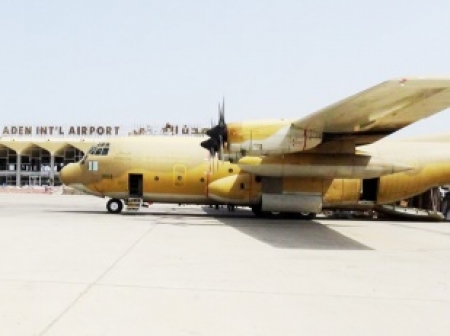 ثالث طائرة إغاثة سعودية تصل الى جزيرة سقطرى