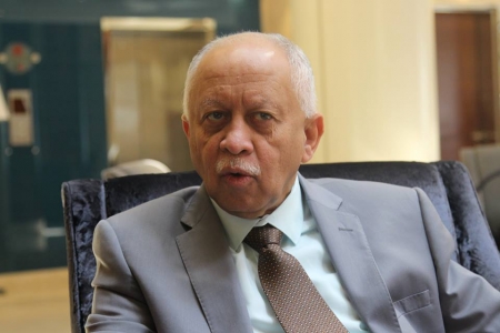 رياض ياسين : قريباً سيتم افتتاح مطار عدن الدولي وديوان لوزارة الخارجية