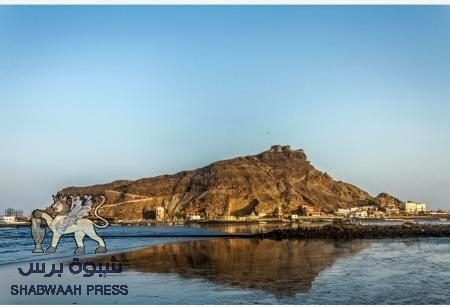 مدير تربية صيرة يصدر قرار بإيقاف رواتب مدرسي مدرسة الضياء لرفضهم للقرار المحافظ