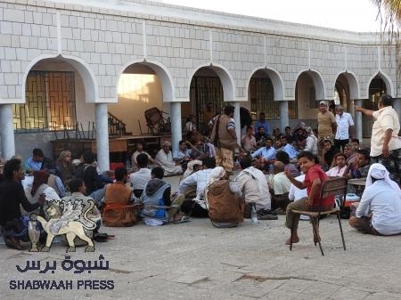 المقاومة الجنوبية بخورمكسر تعقد اجتماعاً استثنائياً لإعادة ترتيب الوضع القيادي لأحياء المديرية