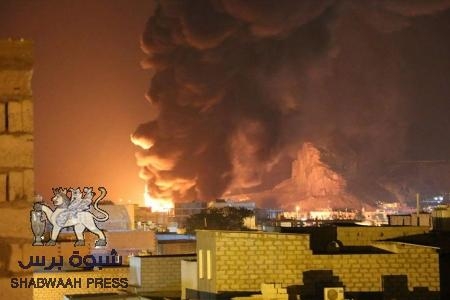 فيديو.. السيطرة على حريق في مصافي عدن الحكومية