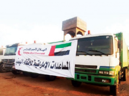 عودة الروح إلى عدن.. دعم إماراتي لتطبيع الأوضاع الحياتية ورفع 500 طن نفايات يومياً