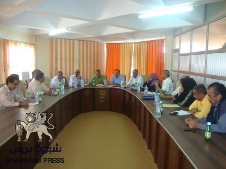 اجتماع استثنائي يرأسة نائب وزير التربية بعدن لمعالجة تداعيات نتائج الثانوية العامة