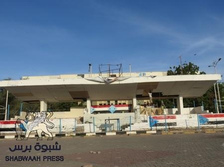 شباب شبوه يرسمون البسمة على عدن بحملة بوادر خير