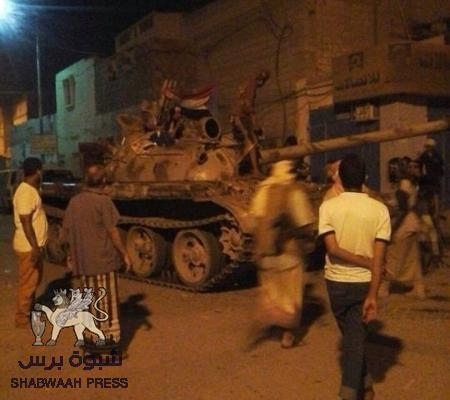 القوات الأمنية تقتحم مبنى المجلس المحلي بالمنصورة