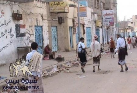 القاعدة تقتل إمام مسجد أثناء قيامه بالإمامة لصلاة العشاء مساء الأمس في أبين
