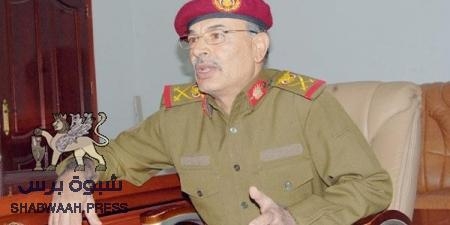 على احمد سيف اليافعي ان يقدم استقالته عن قيادة المنطقة الرابعة بعد أحداث معسكر عباس!!