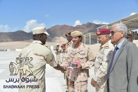 مصدر رئاسي : لا صحة لإحتجاز بن عرب واليافعي في معاشيق