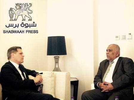 المستشار الرئاسي المكاوي يلتقي بالسفير الأمريكي لدى اليمن