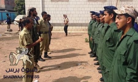 تفعيل العمل بمراكز شرطة عدن وتدشين العمل بالزي الرسمي بمركز شرطة الممداره