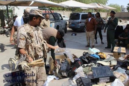 حملة مداهمة تقوم بها شرطة الشيخ عثمان لسوق السلاح (صور)