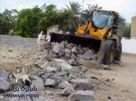 شرطة خورمكسر تنفذ حملة واسعة لإزالة البناء العشوائي بالمدينة