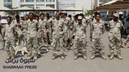 أفراد كتيبة الشهيد الإدريسي ينظمون وقفة احتجاجية ضد تهميشهم