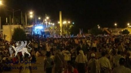 عشرات الآلآف من الجنوبيين يسهرون في ساحة الحرية بخور مكسر
