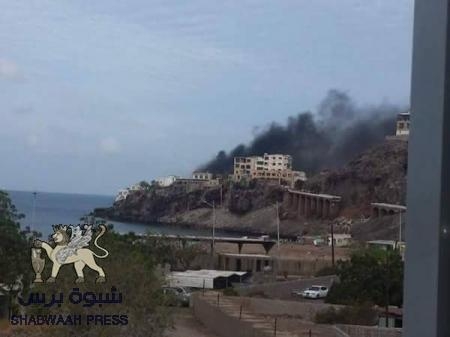 انتحاري بملابس نسائية يفجر نفسه أمام منزل مدير أمن عدن(صور)