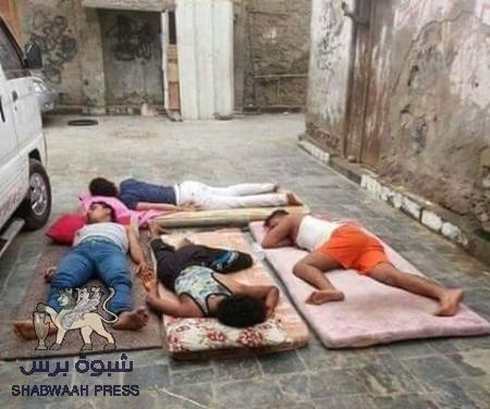 صورة من عدن تختزل معاناة انقطاعات التيار الكهربائي