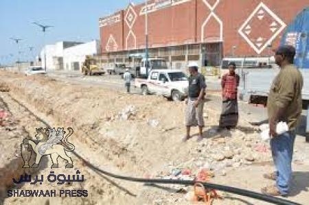 عمليات تخريب تعبث في شبكة نقل الكهرباء بمدينة المكلا