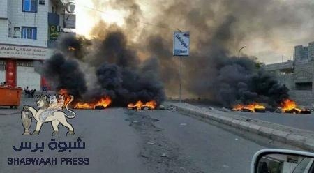 نشطاء الاصلاح والخلايا النائمة مشغولون بتجميع الاطارات والحطب والديزل وتوزيعها في الجولات لاثارة الشغب .