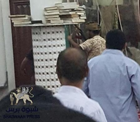 إعتقال إمام مسجد إخواني بالمكلا بسبب تحريضه للإرهاب