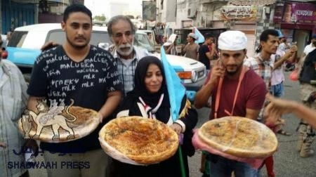 عدن تحتفل بذكرى انتصارها وانطلاق مسيرات تأييدا لقيادة المحافظة