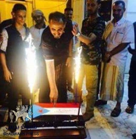 في الذكرى الأولى لتحرير عدن : الزبيدي يشارك المواطنين الإحتفاء بتحرير عدن .