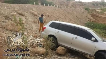 القاعدة تقتل ‘‘خنقا‘‘ ثلاثة من شباب قبيلة باكازم وتلقي بجثثهم على الطريق في ميفعة (صور)