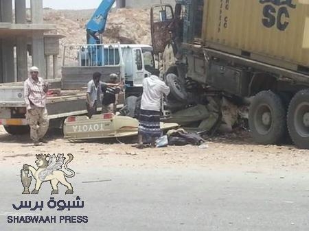 وفاة 7 عسكريين في حادث مروري بالمكلا (صور)