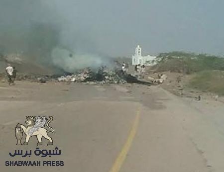 تدمير شاحنة أسلحة تابعة للقاعدة شرق مدينة شقرة بأبين