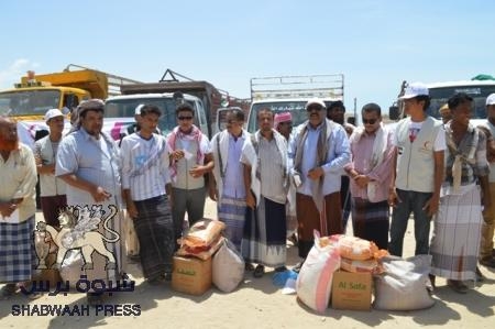 الهلال الأحمر الإماراتي يدشن توزيع 40 الف سلة غذائية ضمن مشروع إغاثة أهالي حضرموت