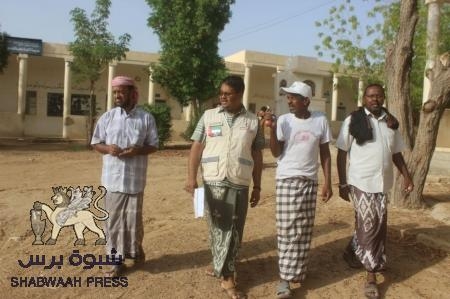 مشرف المشاريع بالهلال الأحمر الإماراتي بوادي حضرموت يتفقد الاضرار التي لحقت بمدرسة ‘‘الكودة بنين‘‘