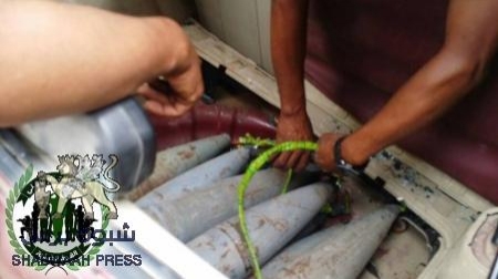 عاجل : قوات الحزام الامني تفكك سيارة مفخخة في حي السيلة بالشيخ عثمان (صور)