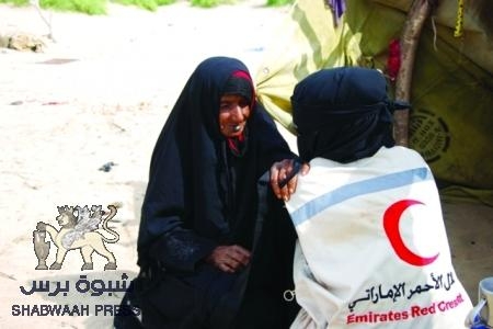 الهلال الأحمر الإماراتي في المنطقة الوسطى بأبين : ‘‘تسير قافلتي مساعدات غذائية لمدينتي مودية ولودر‘‘