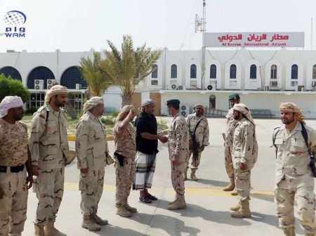 رئيس أركان القوات المسلحة الإماراتية يزور عدن والمكلا