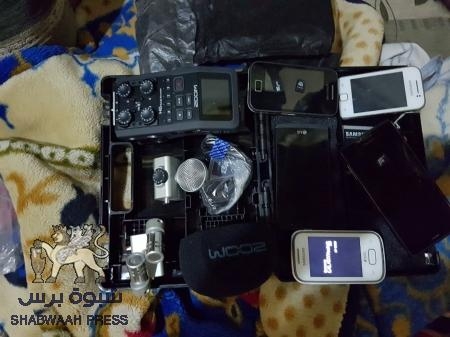 قوة أمنية تداهم منزل مطلوب امني بالشيخ
