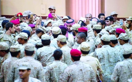 محمد بن سلمان يؤدي صلاة العيد في ‘‘الحد الجنوبي‘‘