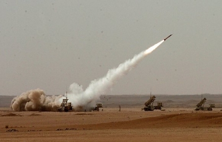 الدفاع الجوي السعودي يعترض صاروخا باليستياً أطلقه الحوثيون باتجاه ‘‘خميس مشيط‘‘