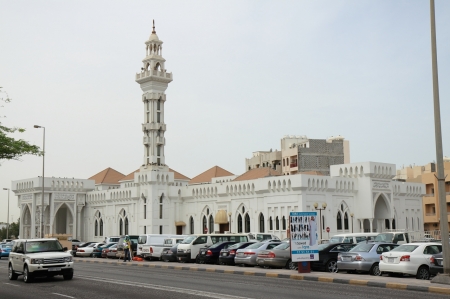 رجال دين بحرينيون يدعون الأمة الإسلامية إلى مراجعة مناهجها