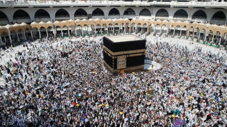 الحجاج يقضون مناسكهم ويتوجهون لطواف الوداع