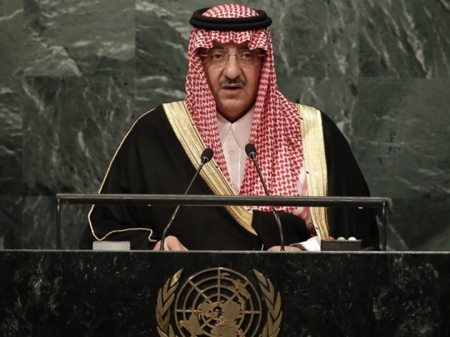 محمد بن نايف: ندعو إيران لعدم التدخُّل بشأننا والانسحاب من الجزر الإماراتية ونؤيد مساعي الامم المتحدة للحل باليمن
