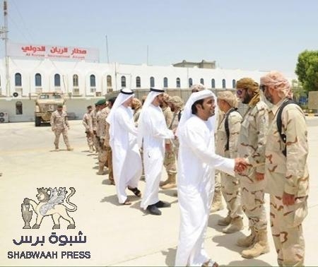 الفنان ‘‘المنهالي‘‘ ووفد من مشاهير وأعيان الإمارات يصلون المكلا