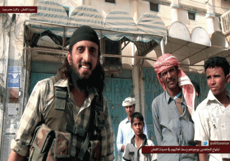 مكافحة الإرهاب في وادي حضرموت وتوقف ضربات الدرونز واعطاء المخلوع الأمان للإرهاب في الوادي