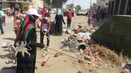 ‘‘نحن الأمل‘‘ تدشن حملة شعبية لشفط المجاري ورفع القمامة بعدد من مديريات عدن